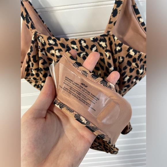 Aerie NWT Brown Leopard Print One piece Full Coverage Swimsuit Medium Juniors - Picture 4 of 9